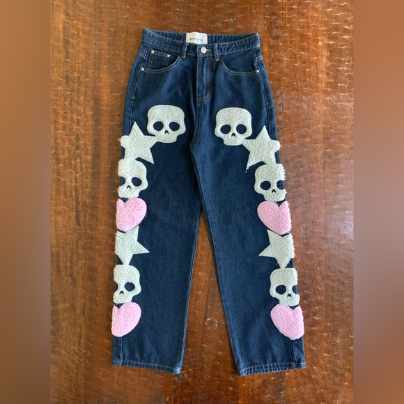 Made Extreme Size Small Black Air Skull & Hearts Appliqué Blue Denim Jeans - Picture 1 of 11
